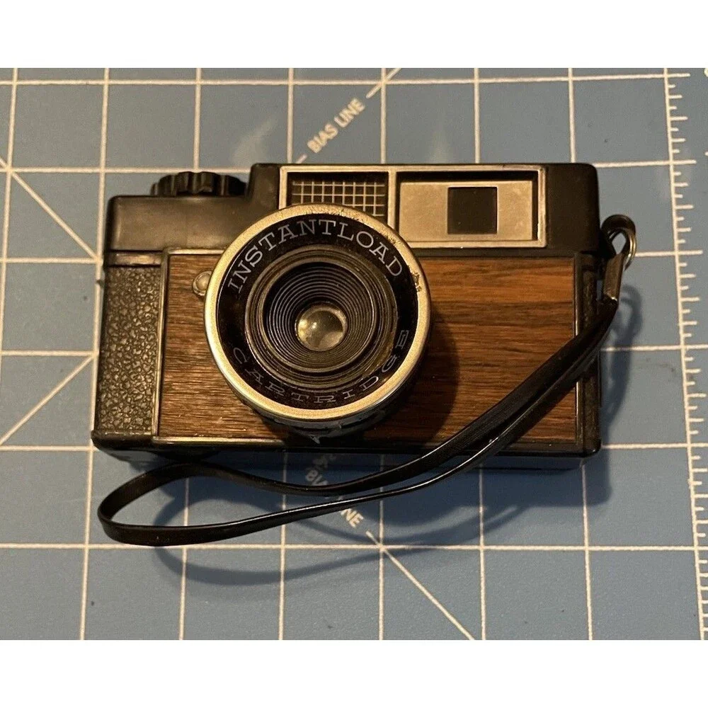 Vintage Hi Speed Camera With Box Insta Load 126 Cartridge Film Untested